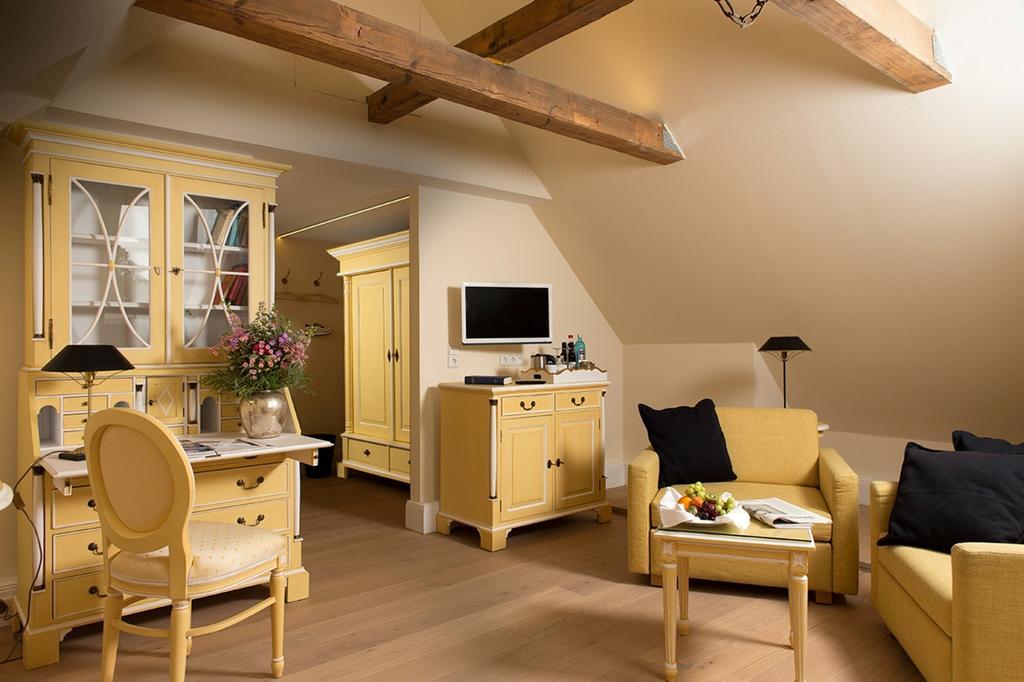 Palais Esplanade Hamburg - Adults Only Hotell Rum bild