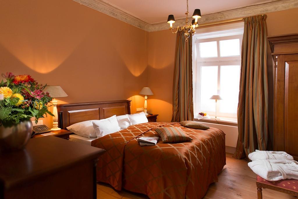 Palais Esplanade Hamburg - Adults Only Hotell Rum bild